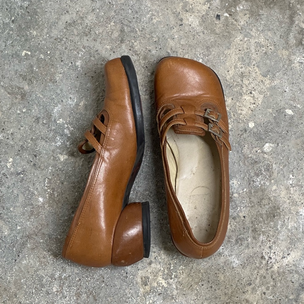 RARE John Fluevog Tan Choice Aileen Mary Jane Heart Shape Heel